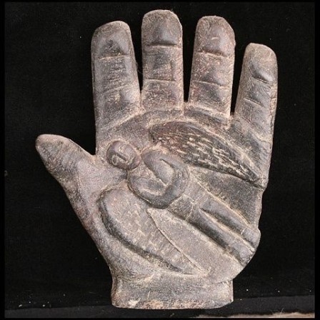 Hand Angel by Donald Saaf Soapstone 2005 ange pierre à savon dans la main du seigneur