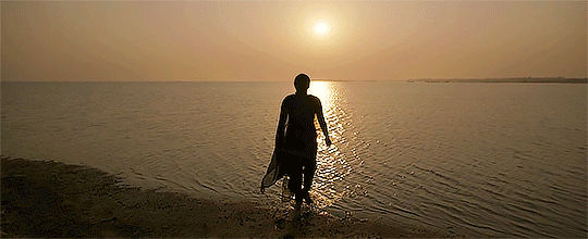 DC dir. by Arun Matheswaran marcher sur le soleil