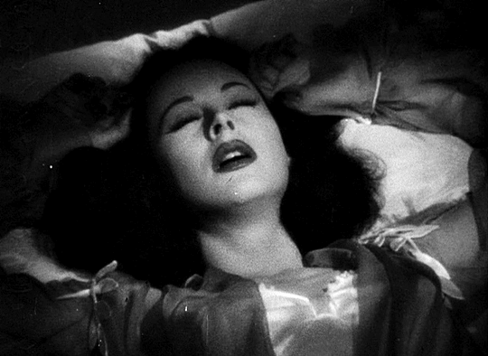 Hedy Lamarr dans Les Conspirateurs (1944) réveil insomnie il est l'heure de vous lever