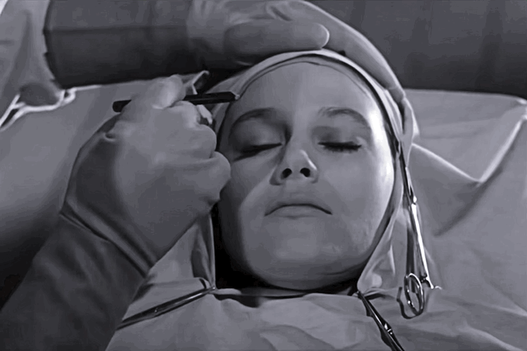 Les yeux sans visage (1960) Georges Franju quel déguisement pour Halloween