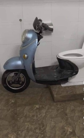 WC scooter toilettes