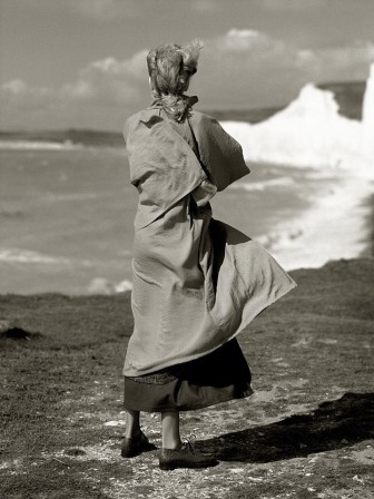 Albert Watson. Esther Wentzel White Cliffs of Dover England 1987 les falaises