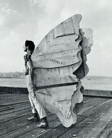 Butterfly Wings, 1967 by Mario Ceroli vent Icare le papillon