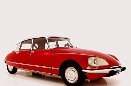 Citroën DS la DS rouge du père Noël