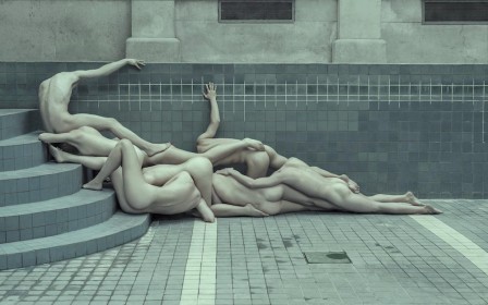 Evelyn Bencicova la fin des orgies à la piscine