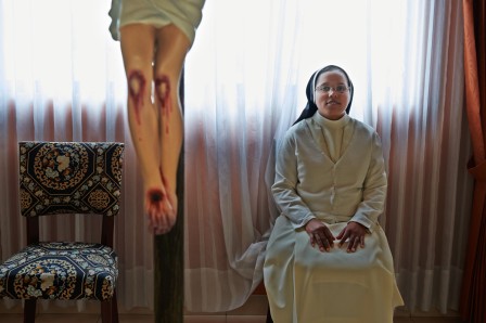 Françoise Huguier nonnes de Colombie Jésus à la gauche du seigneur religieuse dimanche