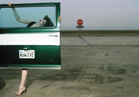 Guy Bourdin stop Texas la porte arrière