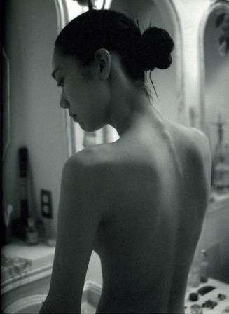 Hajime Sawatari. Tao Okamoto for Record Extra Issue N°1 (2007) les ossatures délicates