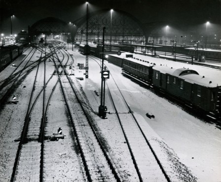 les voies de la gare de Hambourg sous la neige