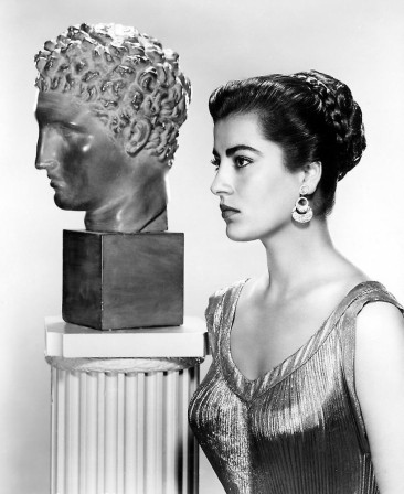 Irène Papas, 1956 le profil grec