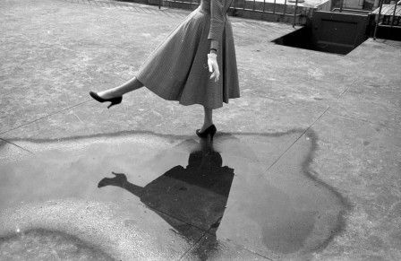 Kiyoshi Niiyama, 1957 jupes dans le ciel Lucy in the Sky