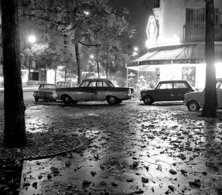 Lies Wiegman. Paris, 1960s pluie et feuilles mortes