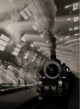 Mario De Biasi (Italian, 1923–2013) Untitled 1958 locomotive à vapeur
