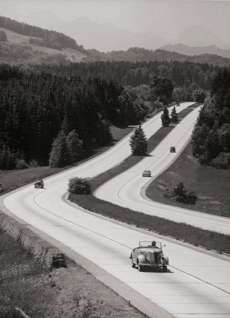 Peter Keetman. Autobahn Munich-Salzburg, 1950s et puis un jour j'avais pris un virage