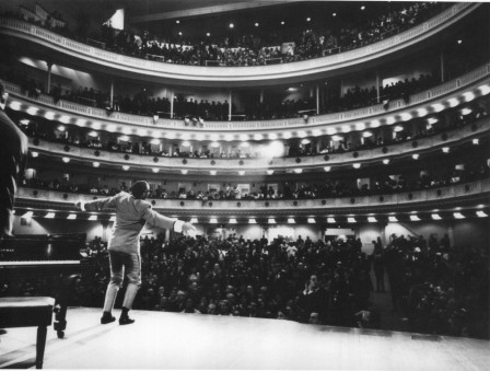 Ray Charles at Carnegie Hall, 1966. Bill Ray Life Pictures Shutterstock vol de nuit