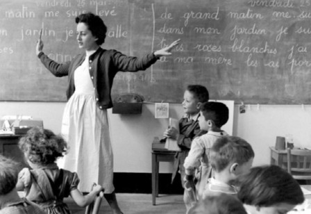 Robert Doisneau. The Teacher, Paris, 1956 institutrice école lundi les enfants