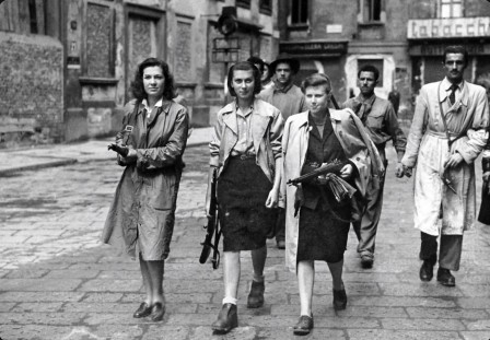 Uncredited Photographer  Woman Anti-fascist Partisans Associated with the Partito d'Azione During the Liberation of Milan, Italy 1945 journée des droits de la femme