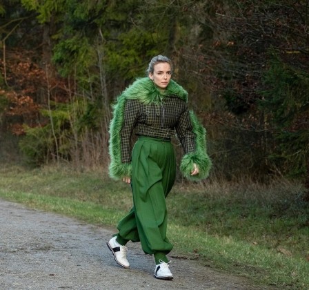 Villanelle, Killing Eve automne la promenade en forêt