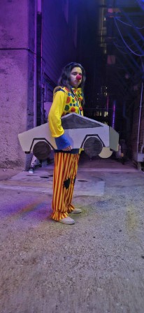 costume d'Halloween cybertruck driver voiture clown